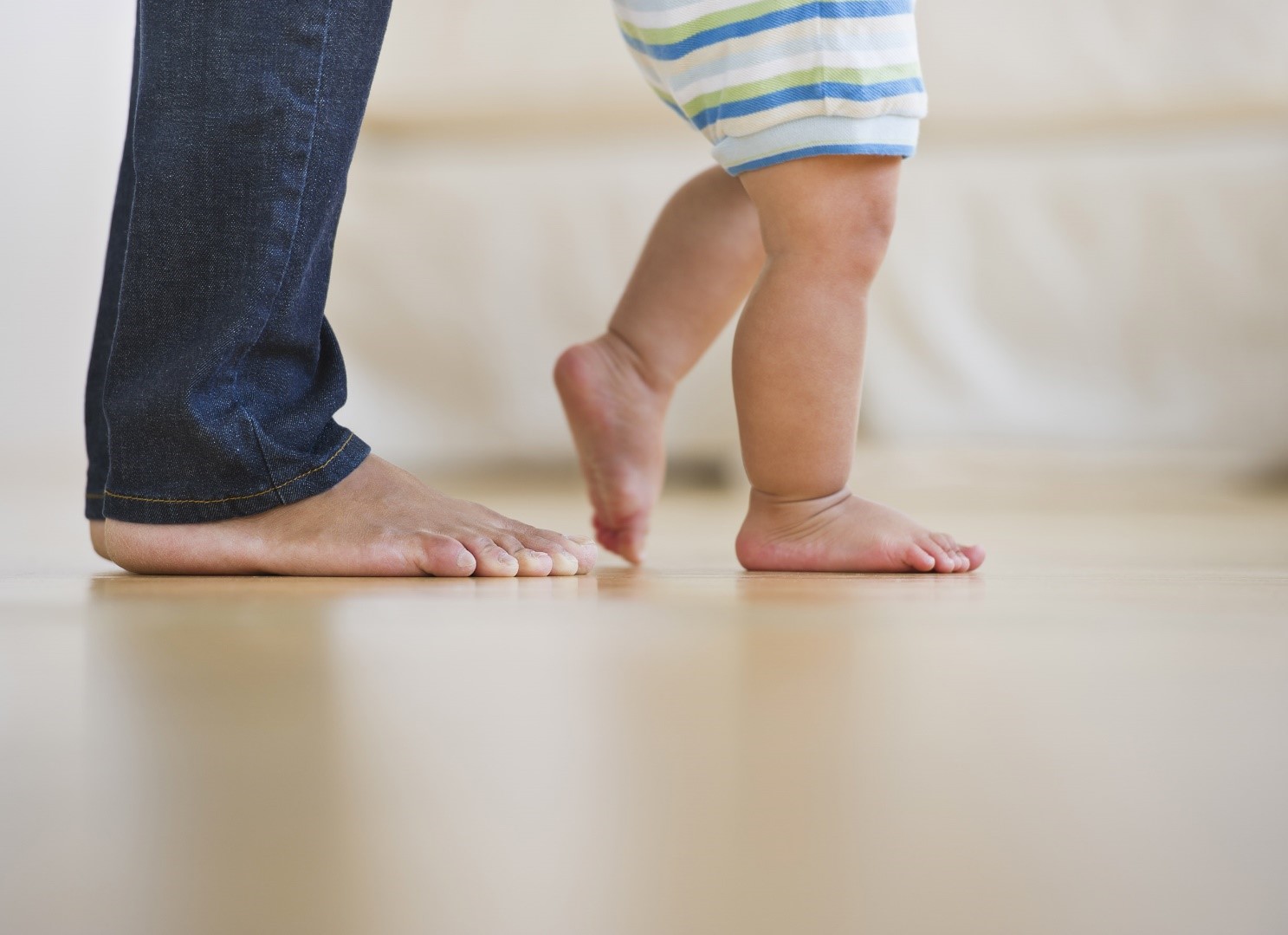 5 conseils pour aider le bébé à marche