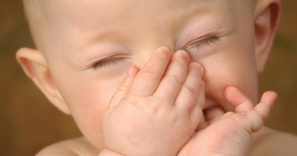 Comment nettoyer le nez de bébé ?