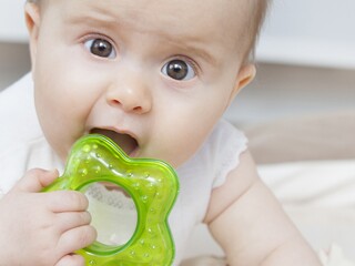 Conseils pour les premières dents de bébé