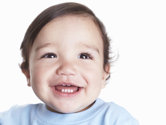 Comment nettoyer les dents de bébé ?