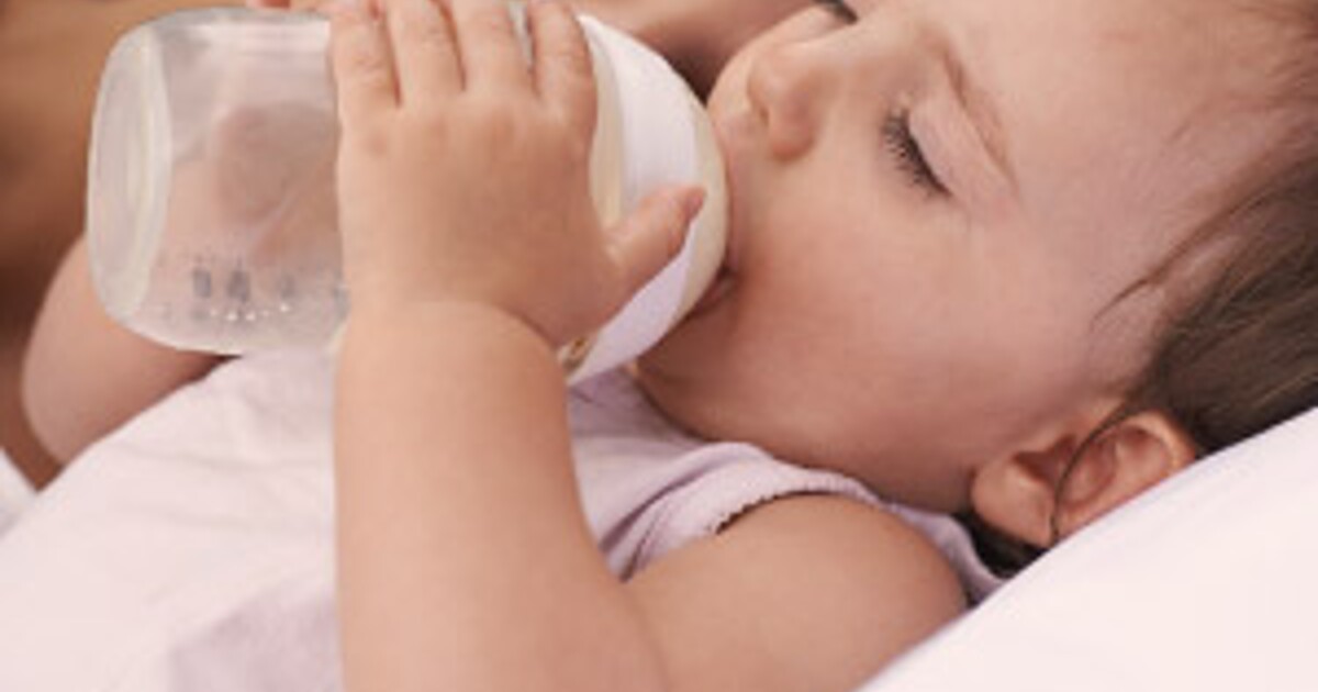 Quand arrêter le biberon chez bébé ?